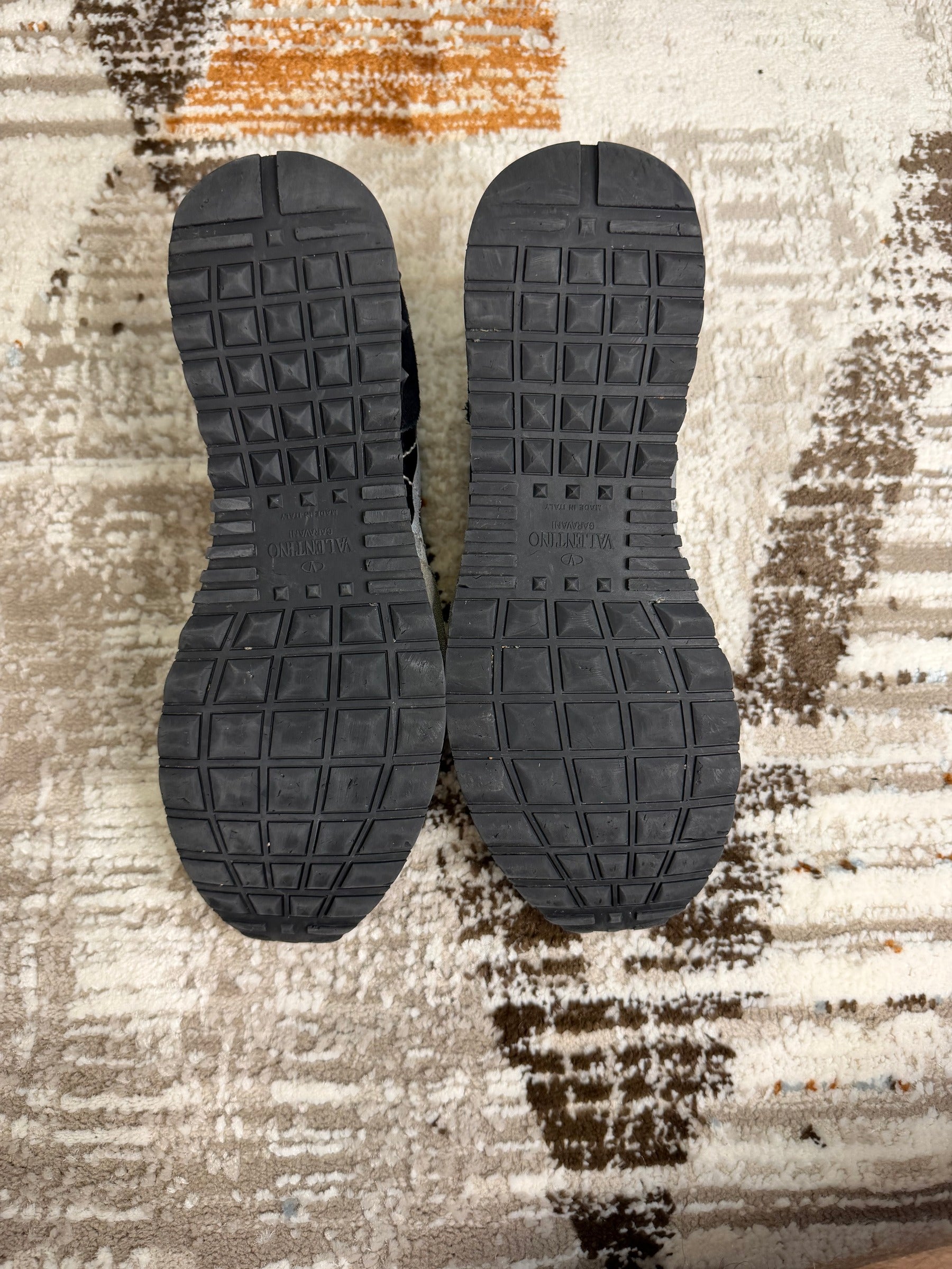 Valentino Garavani Rockrunner Trainers EU41.5 UK7.5 - Grey & Black