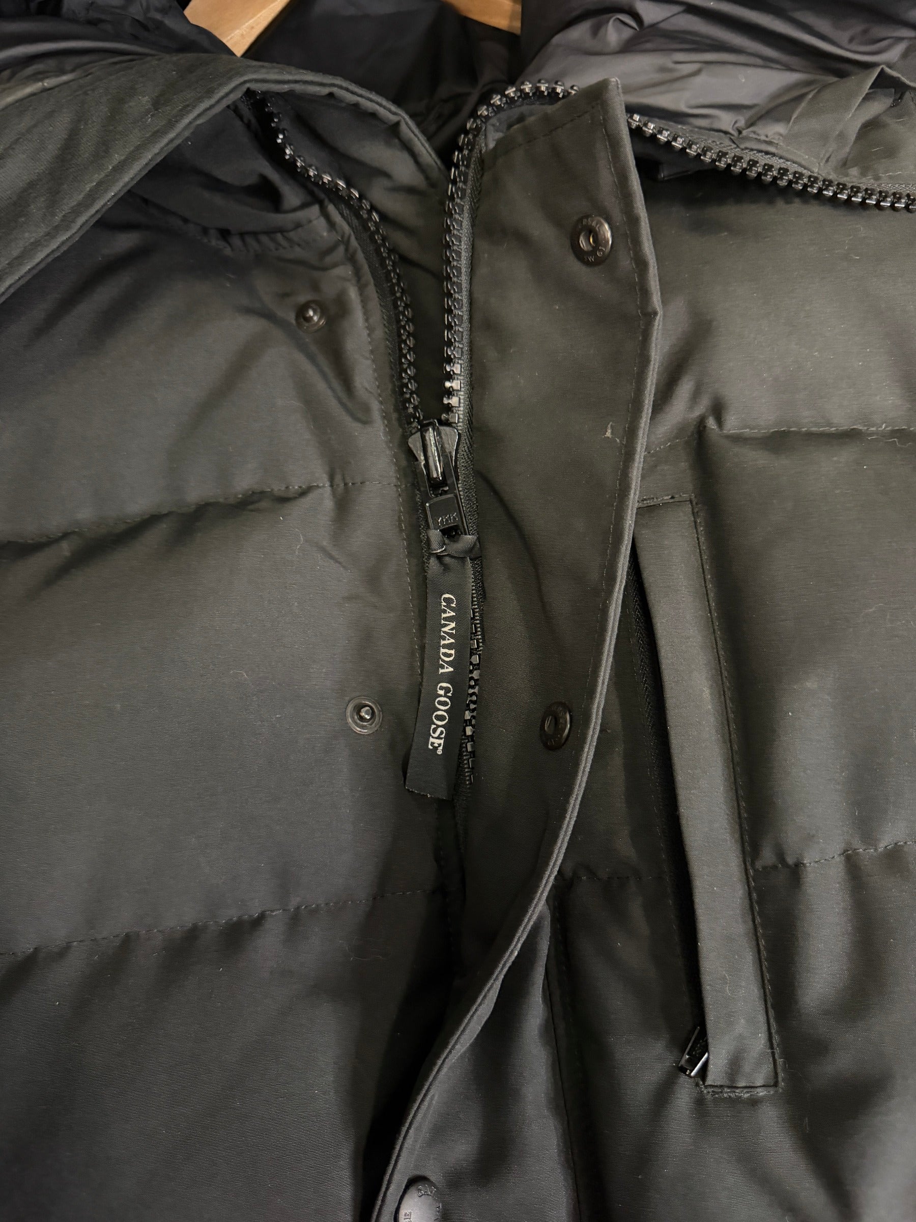 Canada Goose Carson Parka Mens Large - With Original Fur - Rare