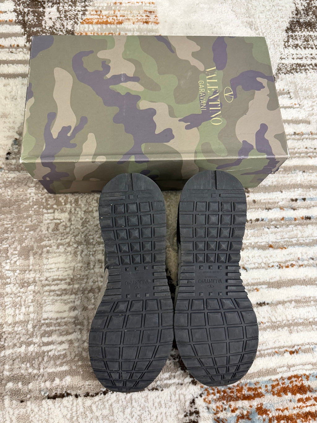 Valentino Garavani Rockrunner Trainers EU43 UK9 - Grey - With Original Box