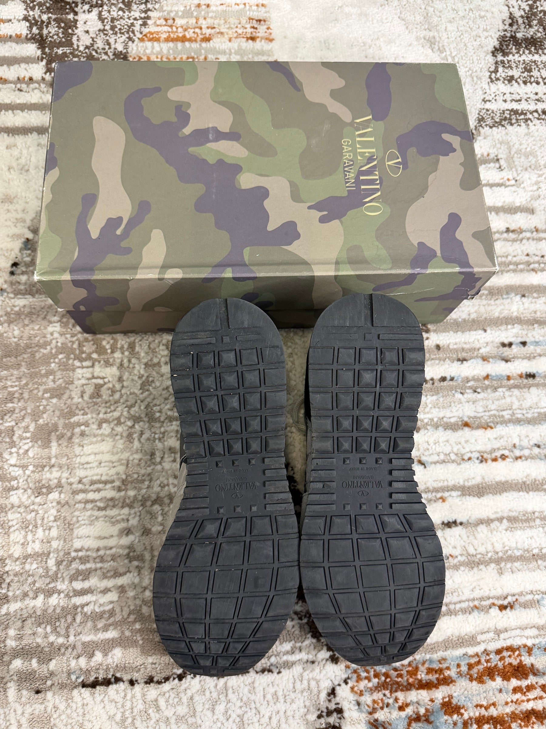 Valentino Garavani Rockrunner Trainers EU43 UK9 - Grey - With Original Box