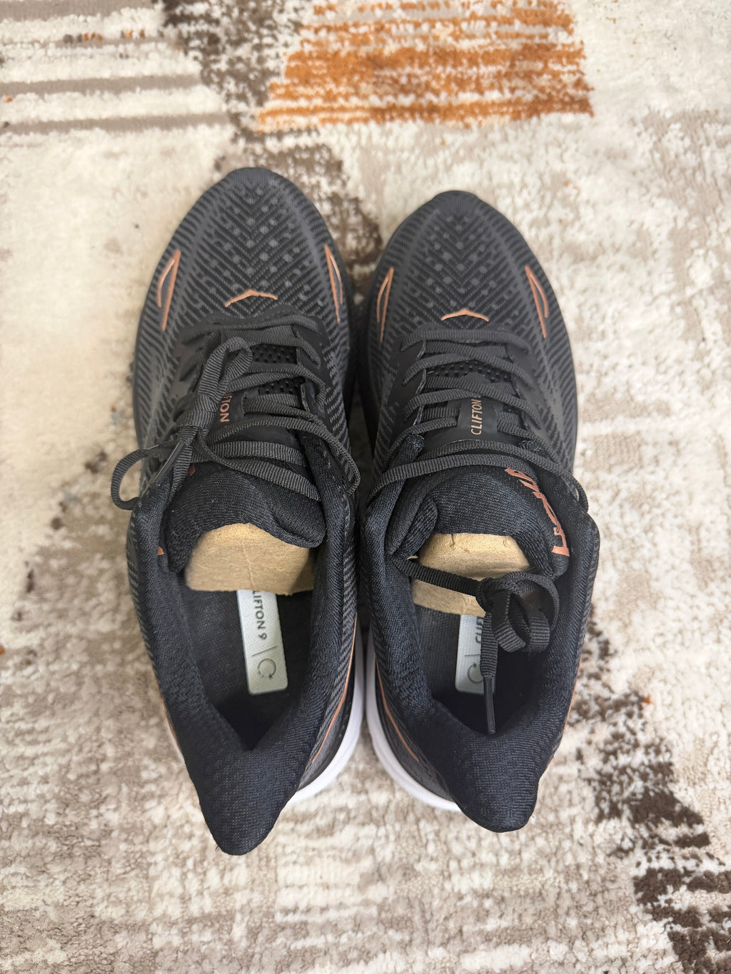 Hoka Clifton 9 Trainers UK9 - Black & Orange - Brand New