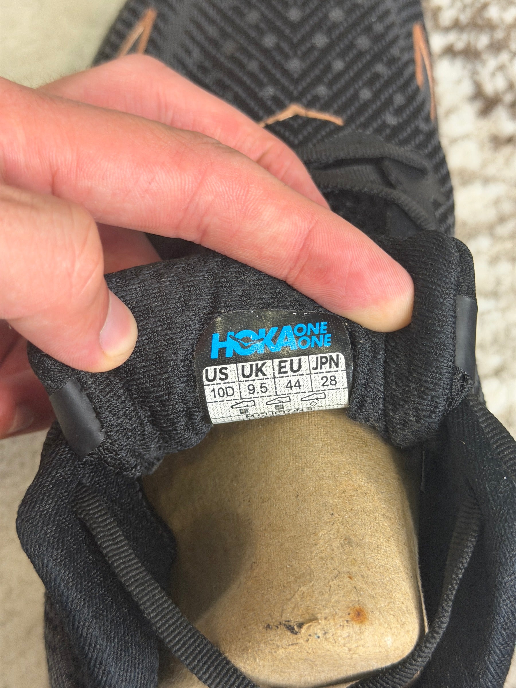 Hoka Clifton 9 Trainers UK9 - Black & Orange - Brand New