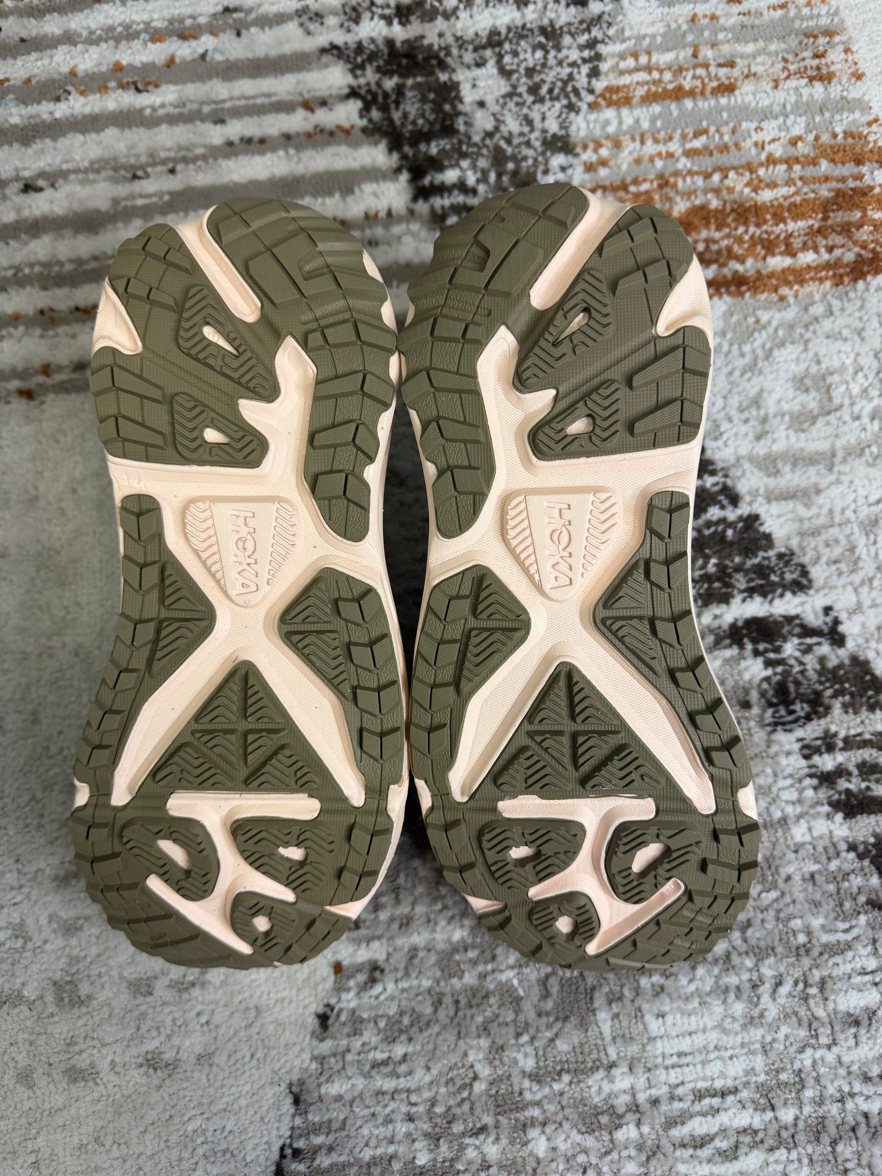 Hoka Stinson 7 Trainers UK9 - Beige & Orange - Brand New