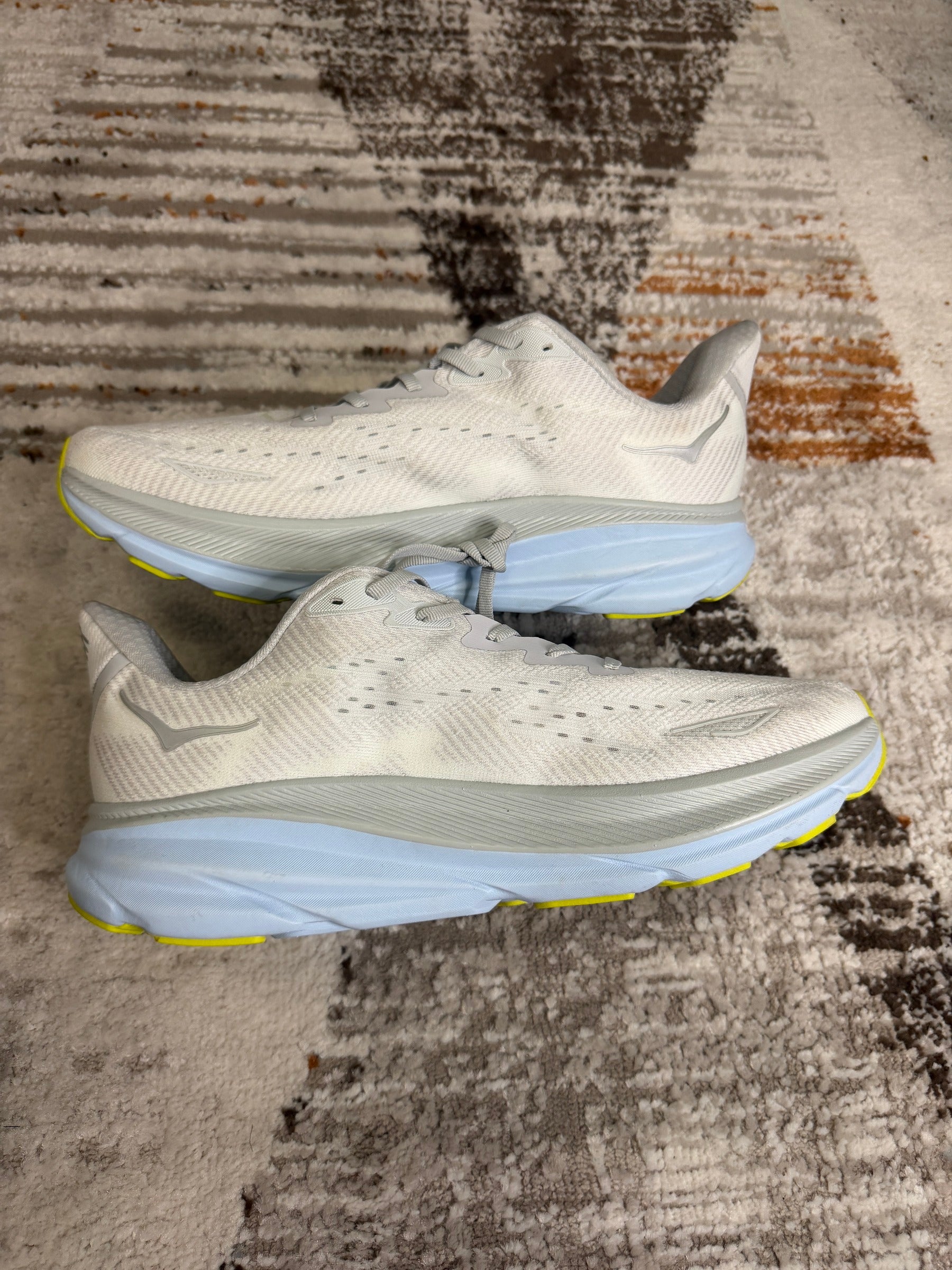 Hoka Clifton 9 Trainers UK10.5 - White & Yellow - Brand New