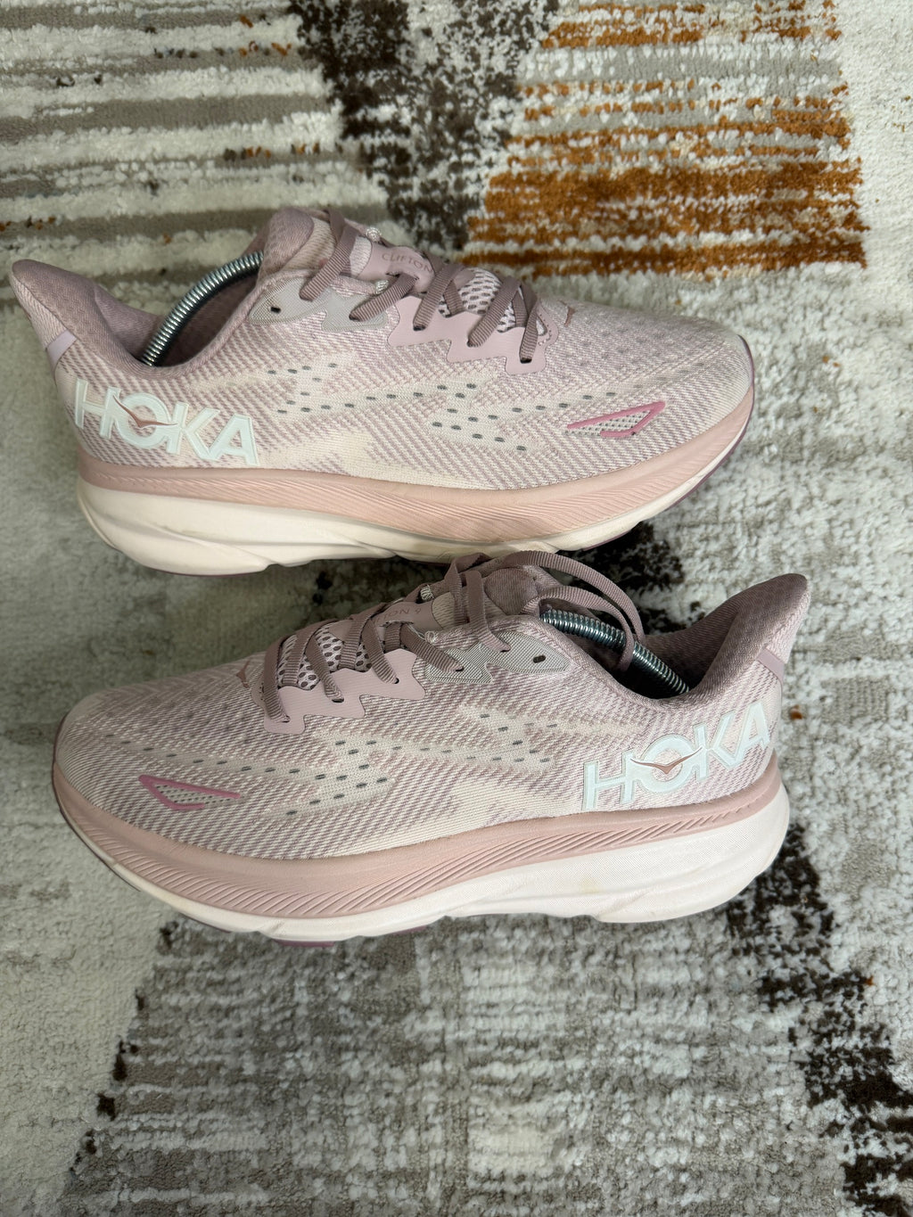 Hoka Clifton 9 Trainers UK9.5 - Pink - Brand New