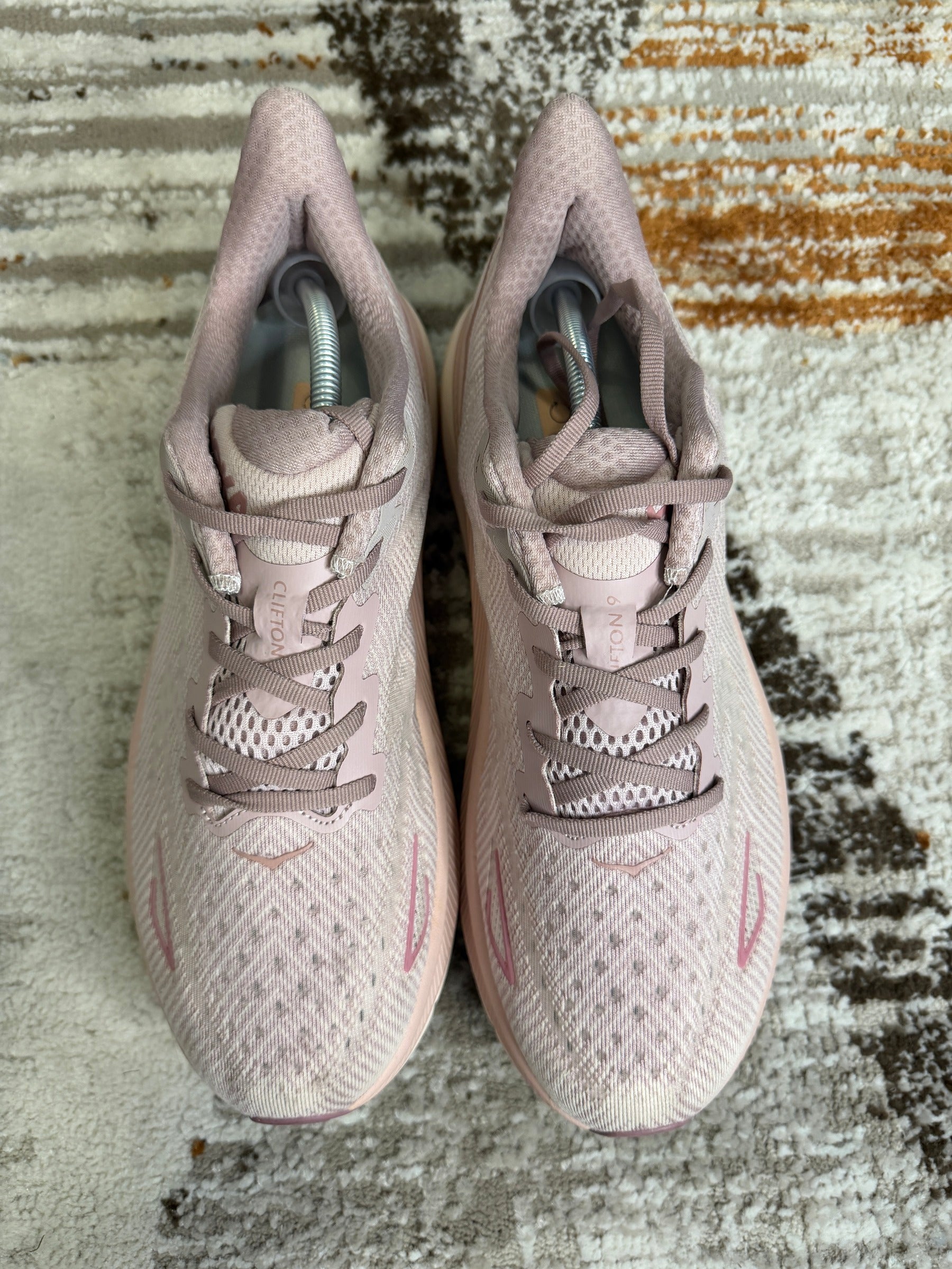 Hoka Clifton 9 Trainers UK9.5 - Pink - Brand New
