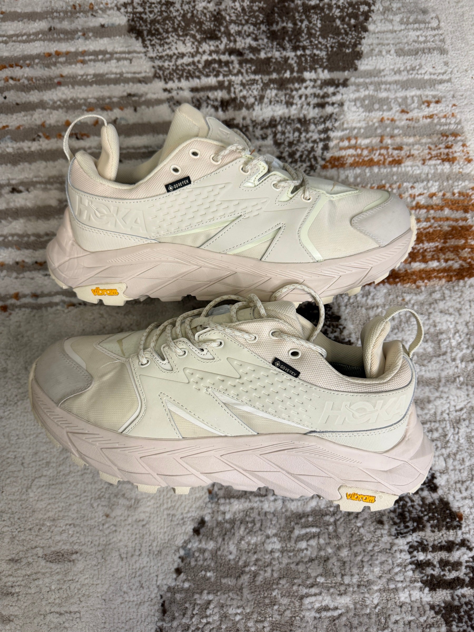 Hoka Anacapa 2 Trainers UK9 - Beige - Brand New