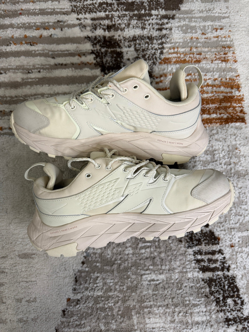 Hoka Anacapa 2 Trainers UK9 - Beige - Brand New