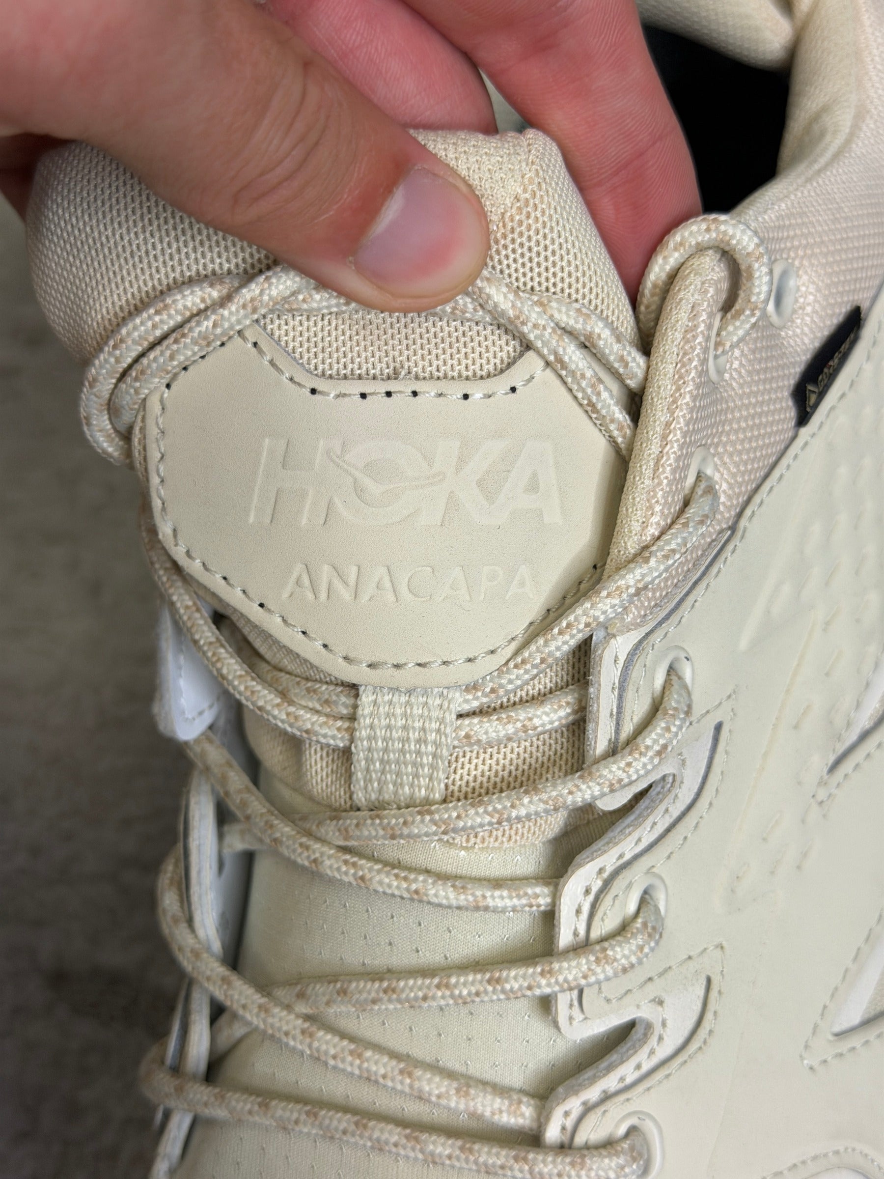 Hoka Anacapa 2 Trainers UK9 - Beige - Brand New