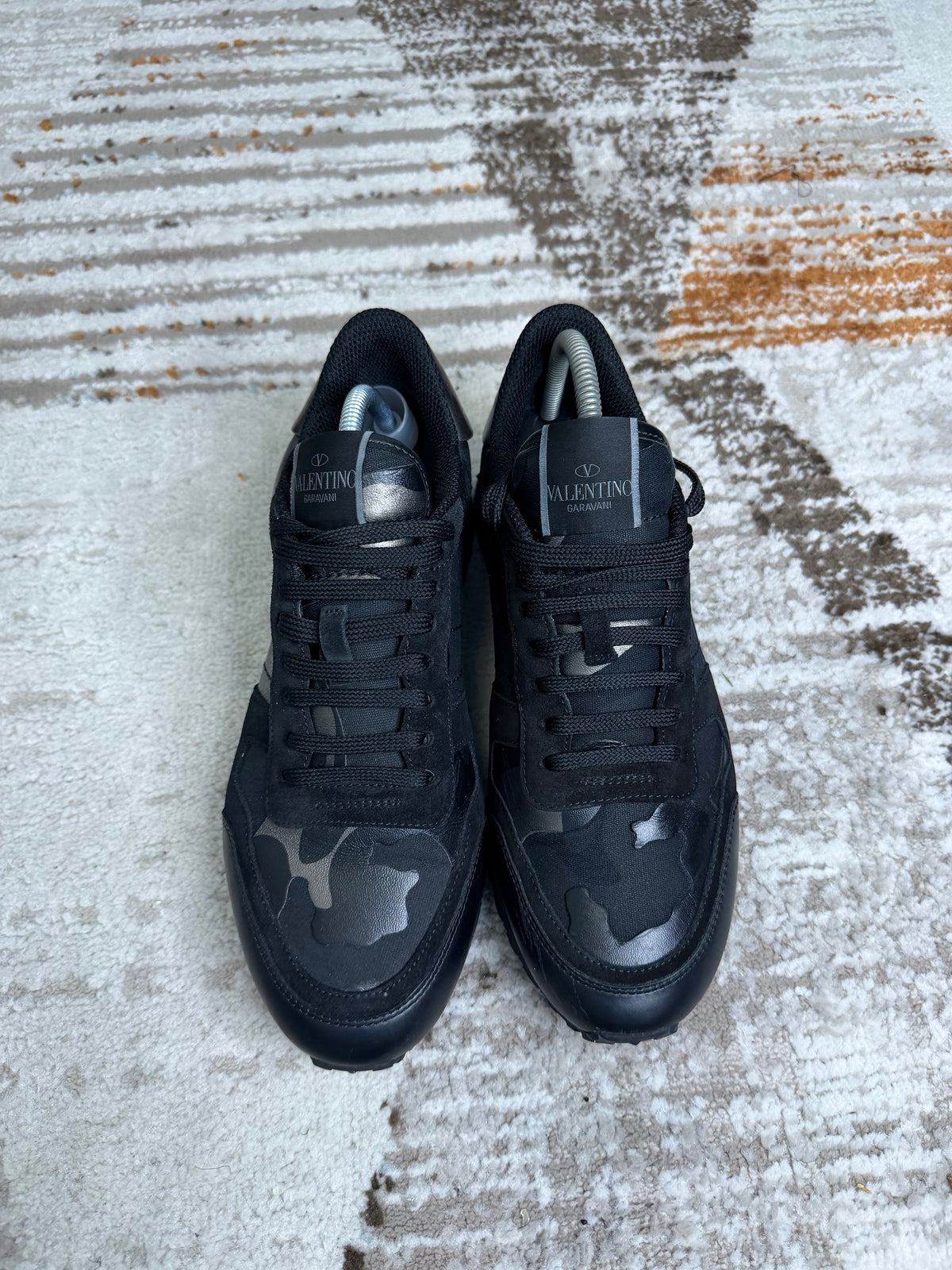 Valentino Garavani Trainers UK7 (EU41) - Black & Gold