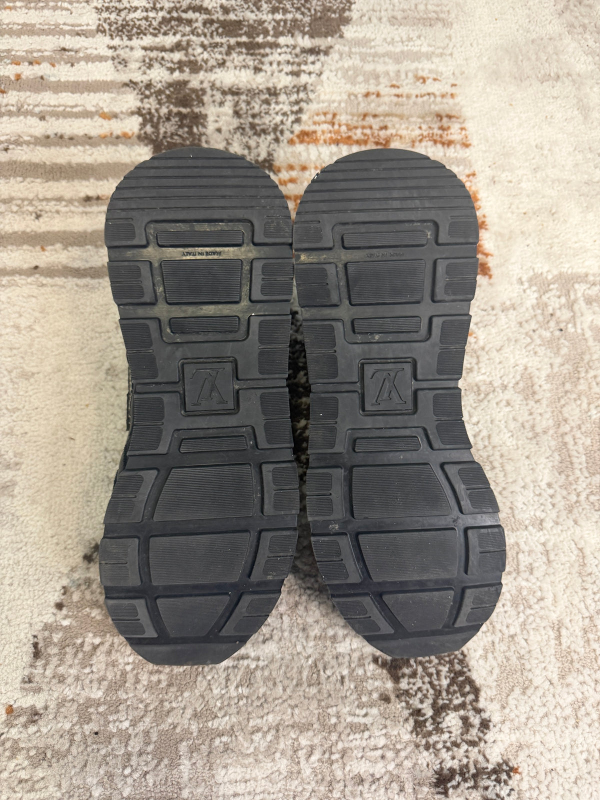 Louis Vuitton Run Away Trainers LV9 (UK9-10) - Discontinued