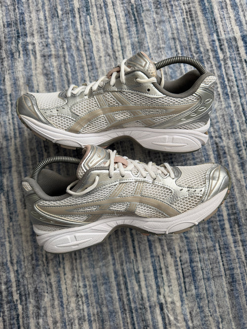 ASICS GEL-Kayano 14 Trainers UK 8 Excellent Condition