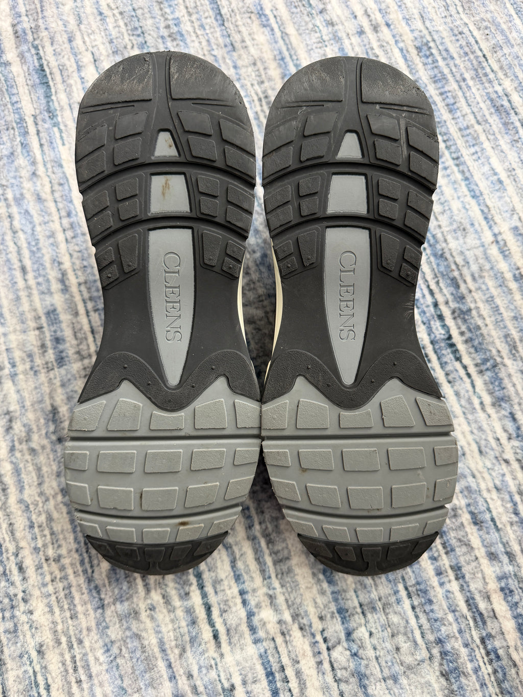 CLEENS Aero Runner Carbon Trainers UK 12 Dust Bag
