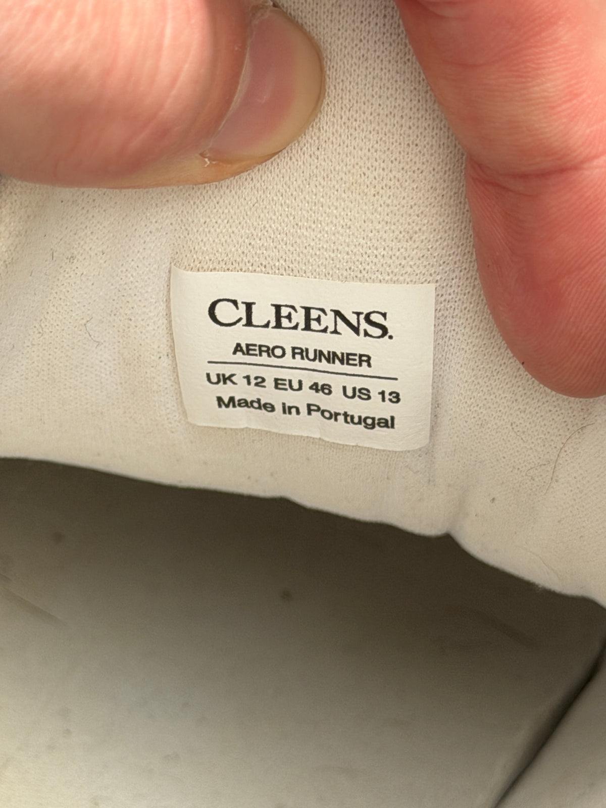 CLEENS Aero Runner Carbon Trainers UK 12 Dust Bag